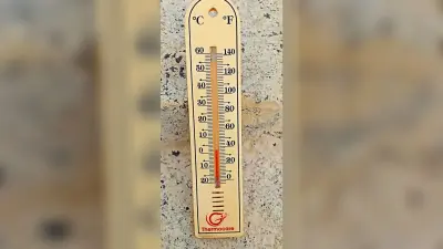 Khalari News मैक्लुस्कीगंज में न्यूनतम पारा दो डिग्री, दो बजे खिली धूप
