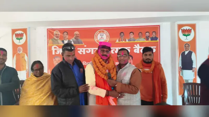 भाजपा के जिलाध्यक्ष बनने पर दीपक को कार्यकर्ताओं ने दी बधाई