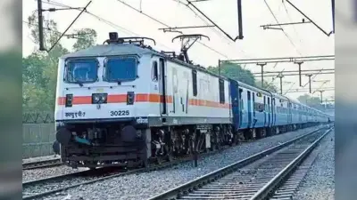 Jamshedpur News : राजधानी समेत कई ट्रेनें घंटों देरी से चल रही, यात्री परेशान