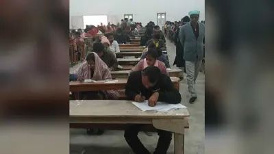 आरपीएम कॉलेज तुनियाही परीक्षा केंद्र से दो दर्जन मोबाइल जब्त