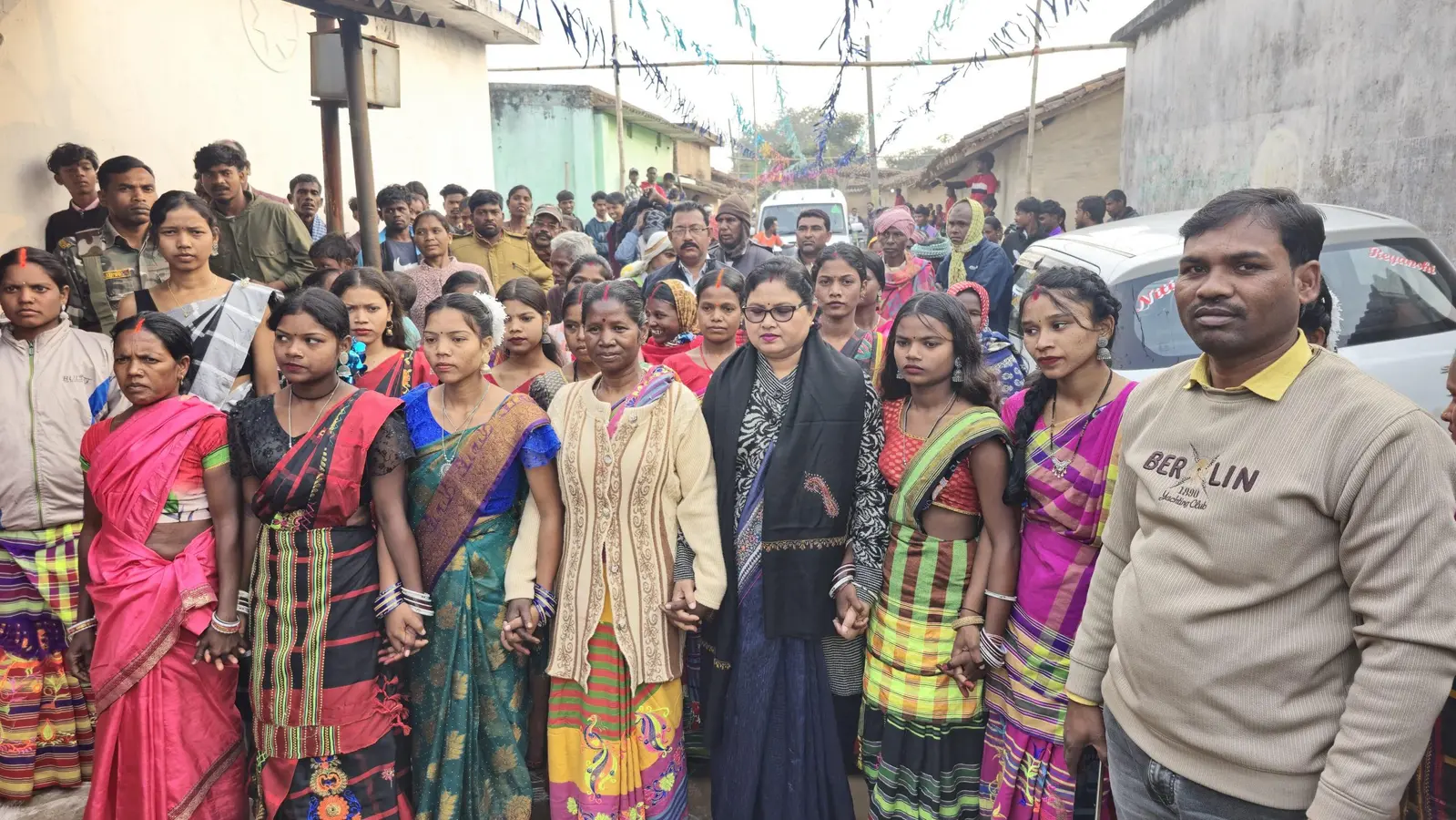 Bokaro News : प्रकृति के साथ जुड़े रहने की प्रेरणा देता है सोहराय पर्व : बबीता
