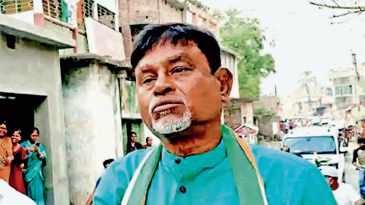 माणिक के भारी भरकम मेडिकल बिल पर सवाल