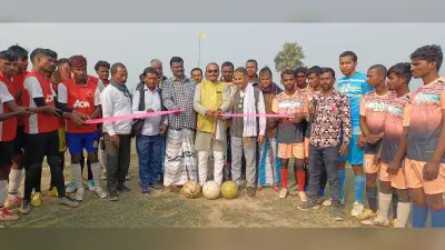 टूर्नामेंट के उद्घाटन मैच में वृन्दाबारी की टीम ने 3-1 गोल से कुम्हला को हराया