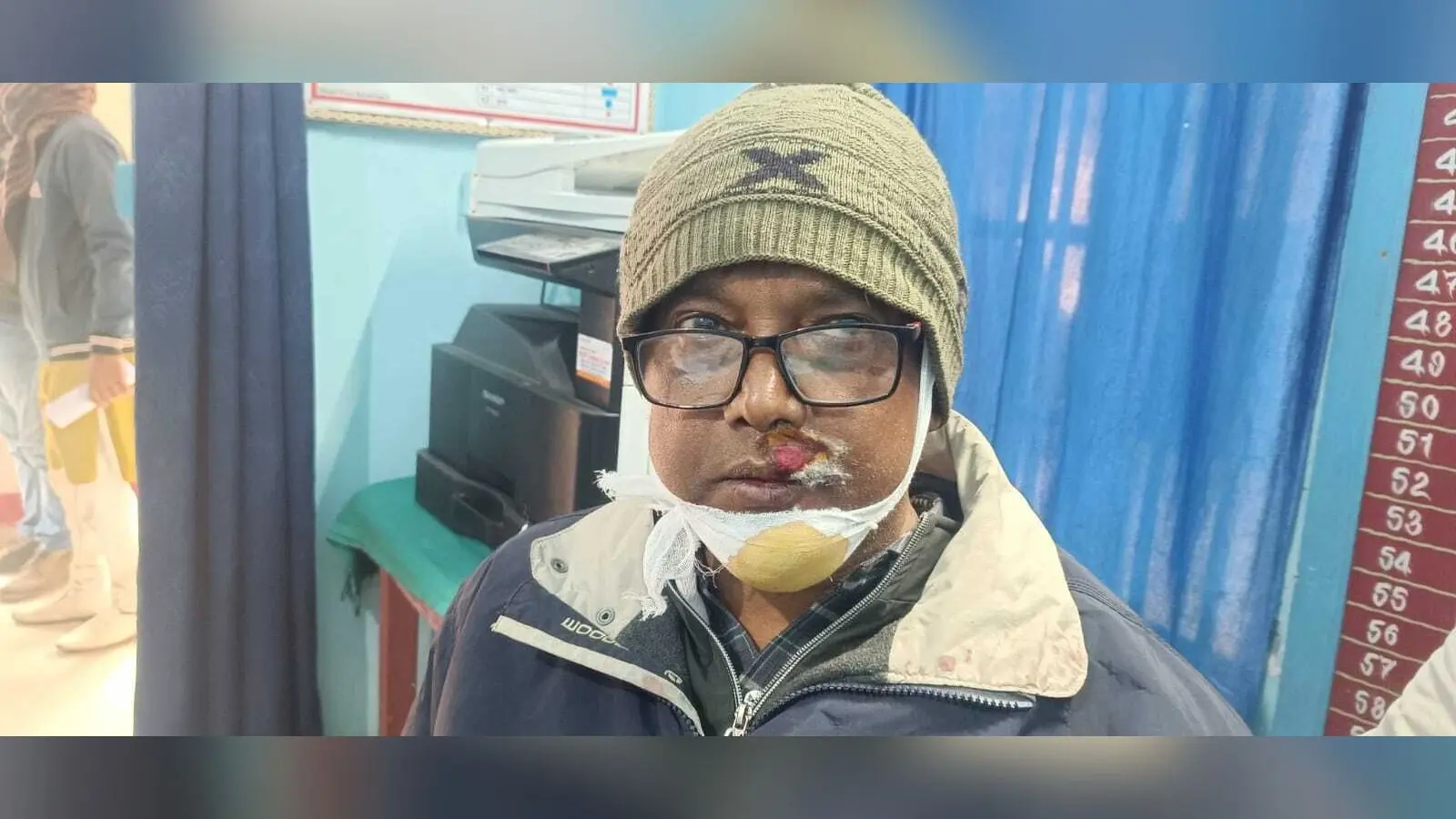 राजस्व कर्मचारी ने मारपीट का लगाया आरोप, पिता-पुत्र गिरफ्तार