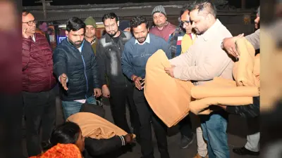 रेडक्रास सोसाइटी ने गरीबों के बीच किया कंबल का वितरण