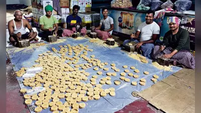 Rourkela News: गया के तिलकुट की सौंधी खुशबू से महक रहे स्मार्ट सिटी के बाजार