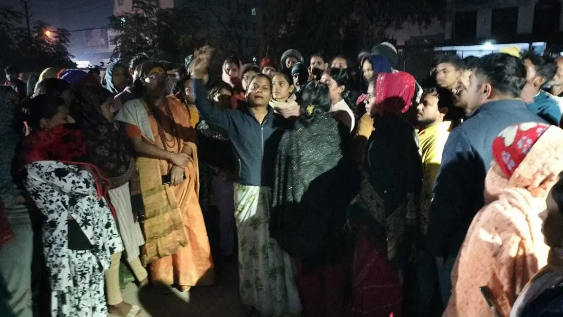 एनएच पर वाहनों से पैस वसूल रहे किन्नरों को पुलिस ने खदेड़ा