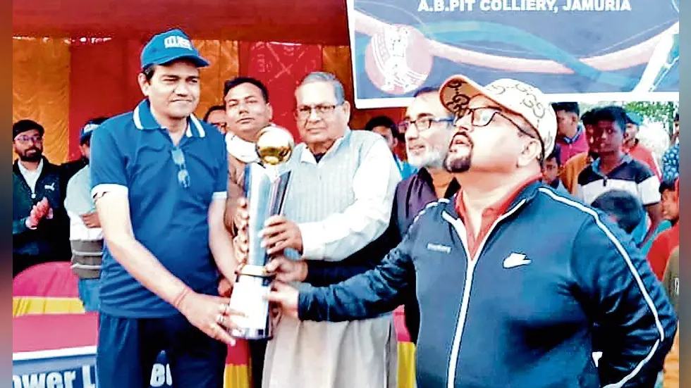 जामुड़िया बोरो में क्रिकेट टूर्नामेंट का खिताब मान योद्धा को