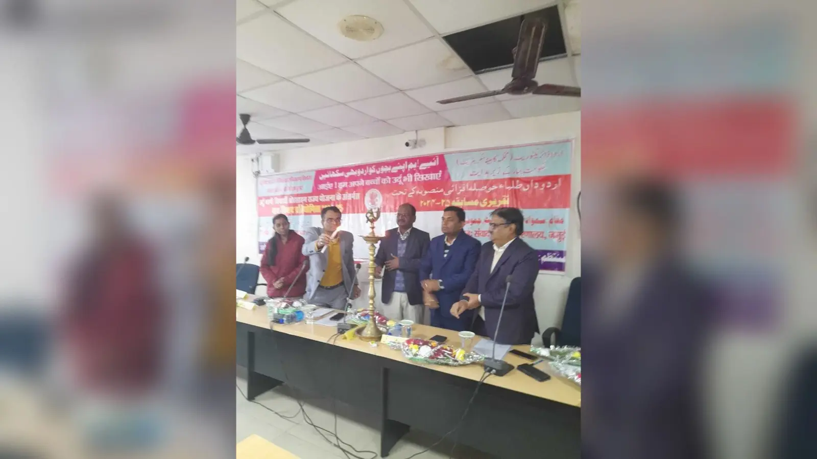 वाद-विवाद प्रतियोगिता में 100 छात्रों ने लिया भाग