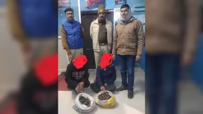 चोरी के लोहा के साथ चोर व कबाड़ी मालिक गिरफ्तार