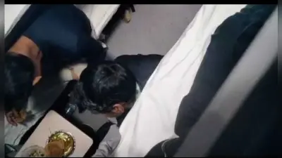 चलती ट्रेन में शराब पार्टी, पर शराबी नहीं मिले