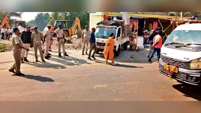 Rourkela News: लाठीकटा में सरकारी जमीन पर बनी 20 दुकानों व मकान को किया जमींदोज