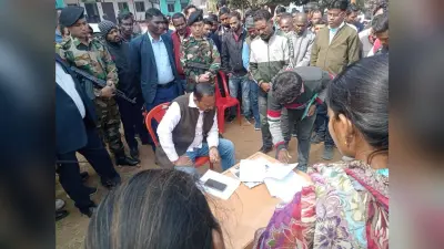 Chaibasa News : मंत्री दीपक से मिले केयू के आउटसोर्स कर्मी, पांच माह के बकाया मानदेय भुगतान की गुहार