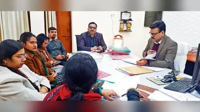 लंबित योजनाओं को शीघ्र पूर्ण करने का निर्देश