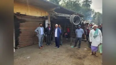 सरकारी कॉम्प्लेक्स पर 20 वर्षों से कब्जा जमाये दुकानों में सीओ ने लगाया ताला