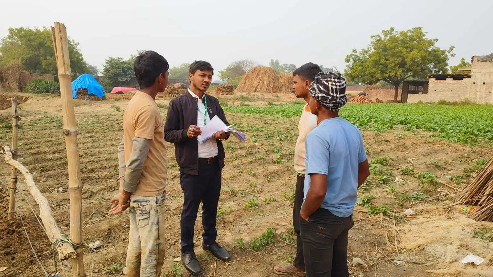 कृषि के प्रति युवाओं को आकर्षित करने के लिए योजनाओं की दी जा रही जानकारी