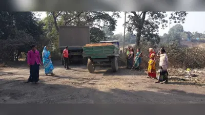 चूरी की महिलाओं ने वाहनों को रोका
