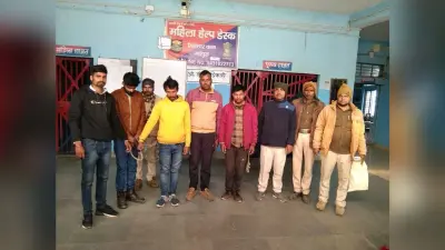 40 बाेतल शराब व दो बाइक के साथ पांच युवक गिरफ्तार