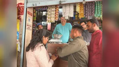 कार्यपालक पदाधिकारी ने दुकानदारों के ट्रेड लाइसेंस की जांच की