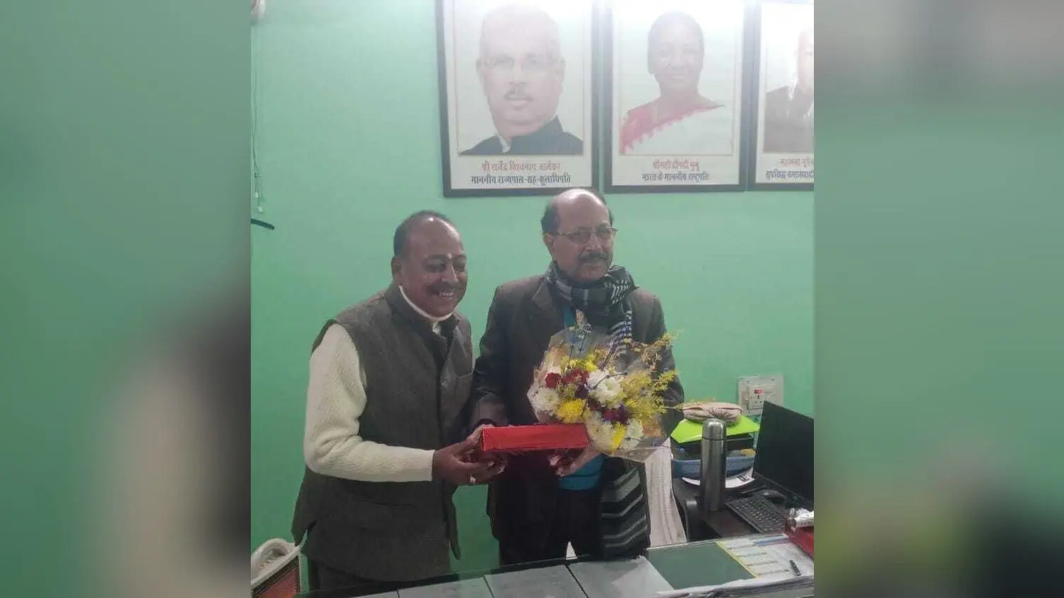 अनुदान नहीं बांटने वाले महाविद्यालय प्रबंधन पर गबन का मामला होगा दर्ज, कुलपति ने दिया आश्वासन