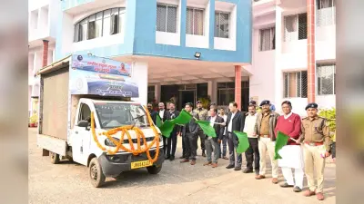 डीडीसी ने सड़क सुरक्षा जागरुकता रथ को किया रवाना