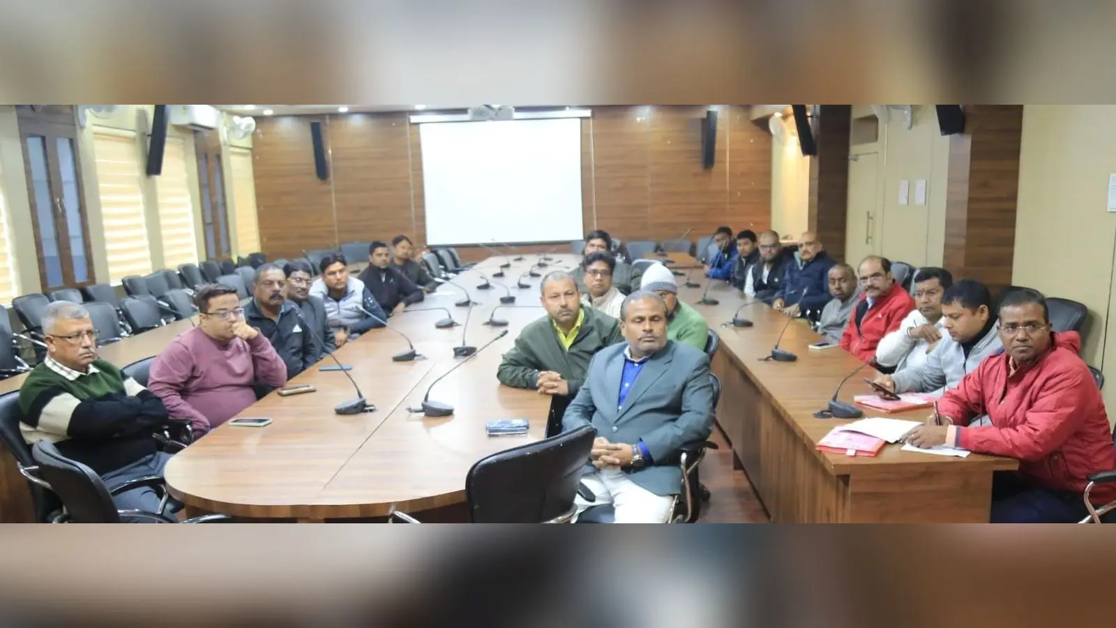 Bokaro News : बिना हेलमेट व सीट बेल्ट के ईंधन नहीं दें पेट्रोल पंप