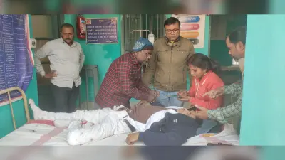 बस की ठोकर से बाइक सवार पिता-पुत्र घायल, पिता रेफर