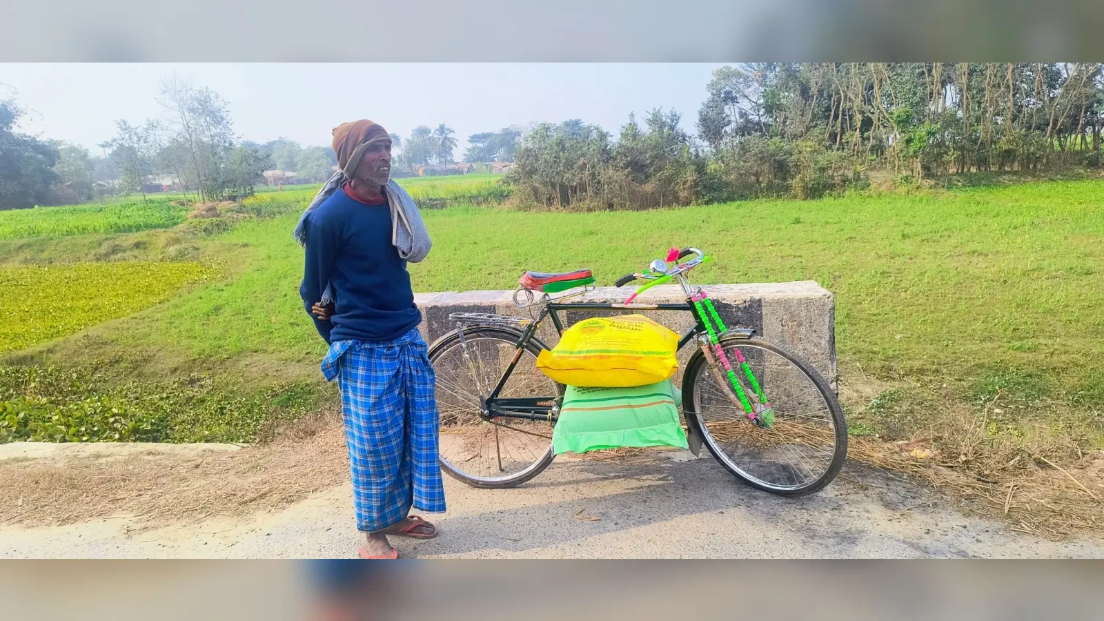 अधिक राशि लेकर उर्वरक विक्रेता किसानों का कर रहे दोहन, जबरन थमा रहे जाईम