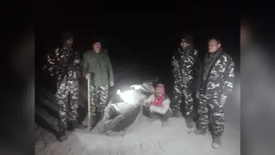 नदी के रास्ते शराब की तस्करी कर रहे तस्कर गिरफ्तार, नाव व शराब जब्त