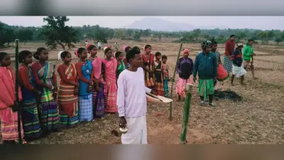 पालोजोरी के आदिवासी गांव में गोट पूजा के साथ ही सोहराय पर्व की हुई शुरुआत