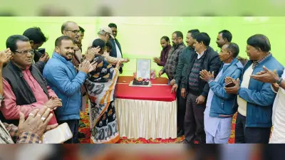 झामुमो कार्यकर्ताओं ने शिबू सोरेन का मनाया 81वां जन्मदिन