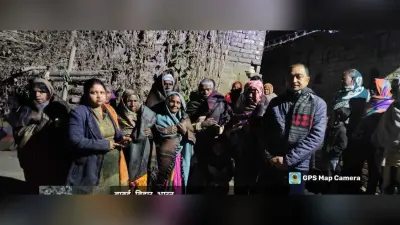 कड़ाके की ठंड से बचने गरीबों के बीच कंबल वितरित