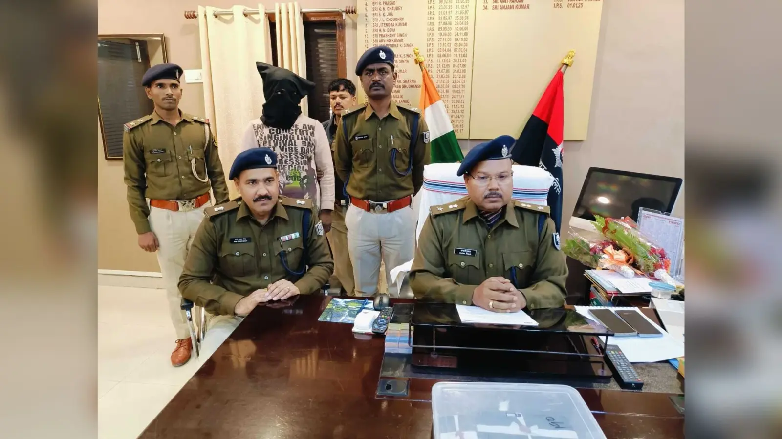 लूट की राशि, टैब व मोबाइल के साथ अपराधी गिरफ्तार