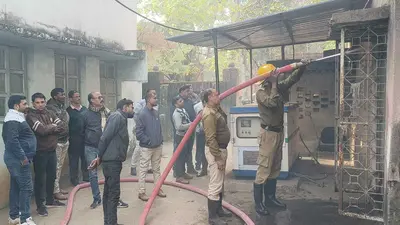Bokaro News : बोकारो एसपी ऑफिस के नीचे पुराने रिकॉर्ड रूम में लगी आग