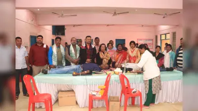 Jamshedpur news. बर्मामाइंस में शिबू सोरेन के जन्मदिन व सुनील महतो की जयंती पर 276 यूनिट रक्त संग्रह किया गया