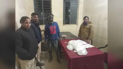 उत्पाद पुलिस की छापेमारी में 43 लीटर शराब जब्त, तीन तस्कर गिरफ्तार