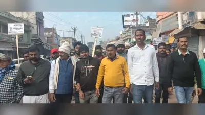 पप्पू समर्थकों ने बंद कराया बाजार, राज्य सरकार के खिलाफ की नारेबाजी