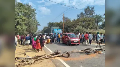 चार माह का राशन नहीं मिलने से कार्डधारियों ने किया हाइवे को जाम