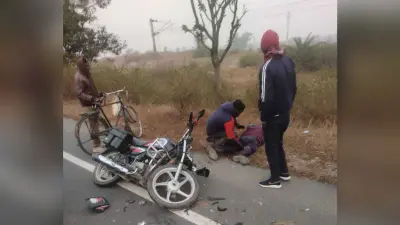 अज्ञात वाहन के धक्के से बाइक चालक युवक की मौत, दूसरा घायल