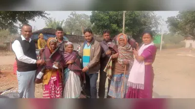 टोंटी में जरूरतमंदों के बीच कंबल का वितरण