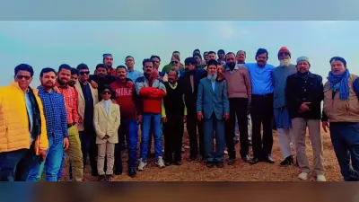 Giridih News: अधिवक्ताओं ने उठाया वनभोज का आनंद