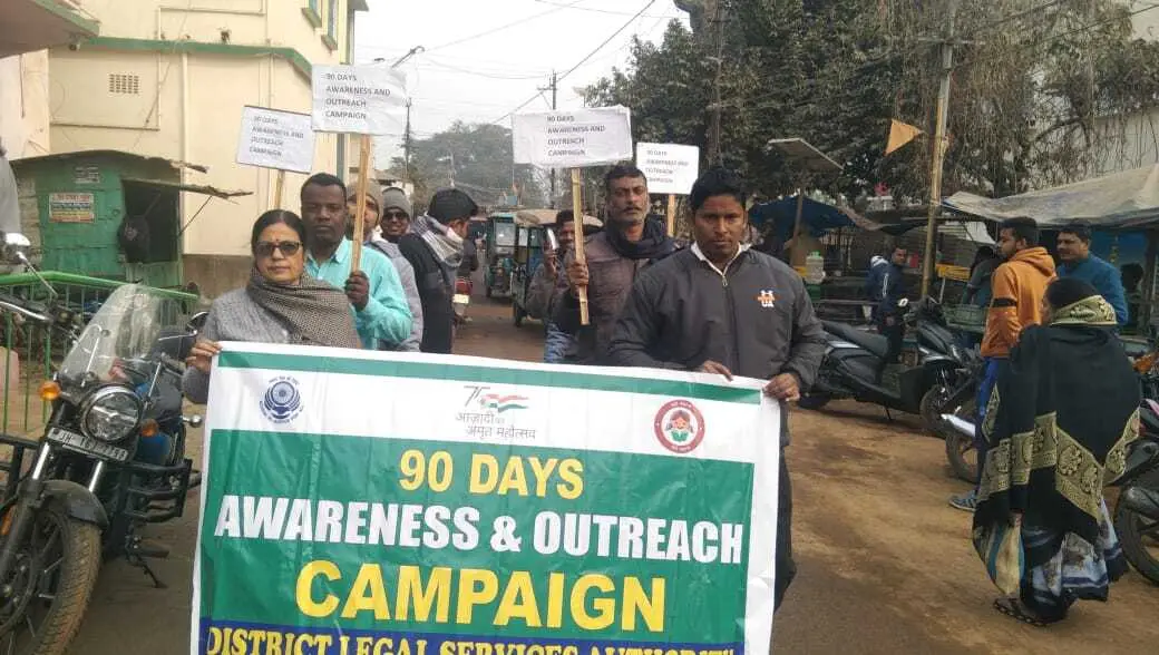 प्रभातफेरी निकाल लोगों को कानूनी अधिकारों से कराया अवगत