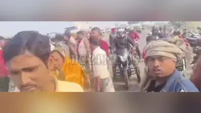 चरैया मोड़ पर दो बाइकों की टक्कर में एक की मौत, विरोध में घंटों सड़क जाम