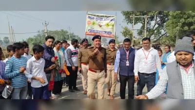 सड़क सुरक्षा को लेकर यातायात नियमों के पालन को लेकर जागरूकता अभियान चलाया