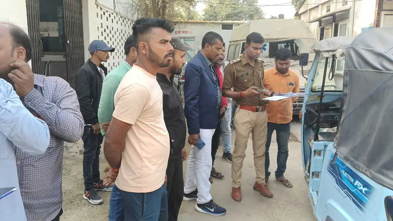 Madhepura news : बाइक की ठोकर से महिला की मौत, दो युवक गंभीर रूप से घायल