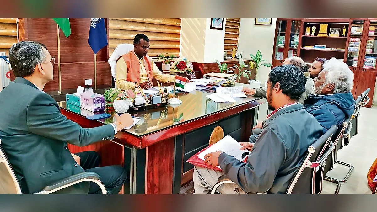 Ranchi News : डीसी के जनता दरबार में जमीन से जुड़े मामले अधिक आये