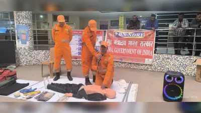 Giridih News:एनडीआरएफ की टीम ने कर्मियों को किया जागरूक