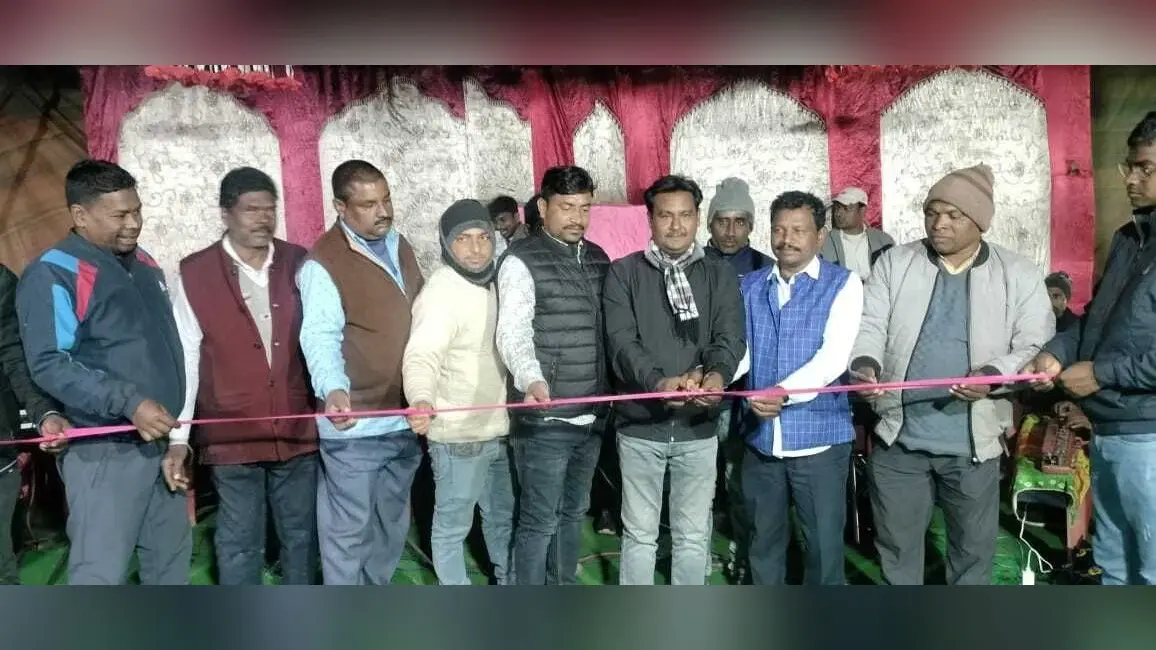 ऑर्केस्ट्रा में बांग्ला व संताली संगीत पर झूमे दर्शक