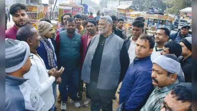 फुटकर विक्रेताओं के समर्थन में उतरे सांसद, कहा- वैकल्पिक व्यवस्था तक न करें परेशान
