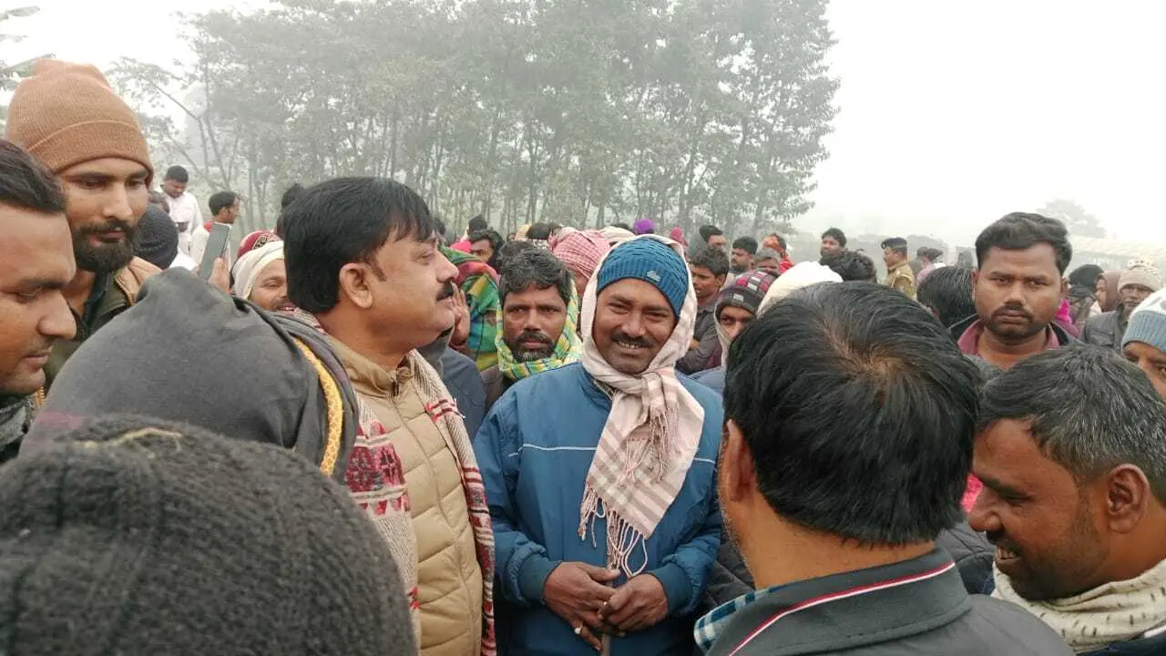 ट्रक व ऑटो में आमने-सामने की टक्कर, एक की मौत, तीन घायल